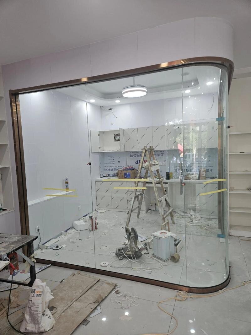 张家口市钢化玻璃异形展柜玻璃 - 价格